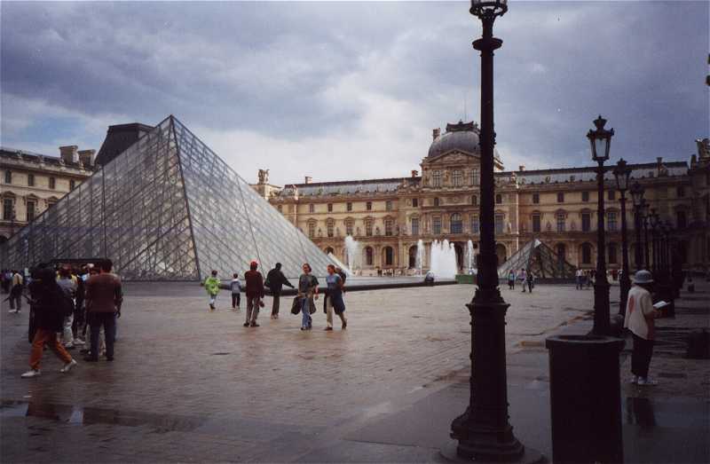 louvre01rj.jpg